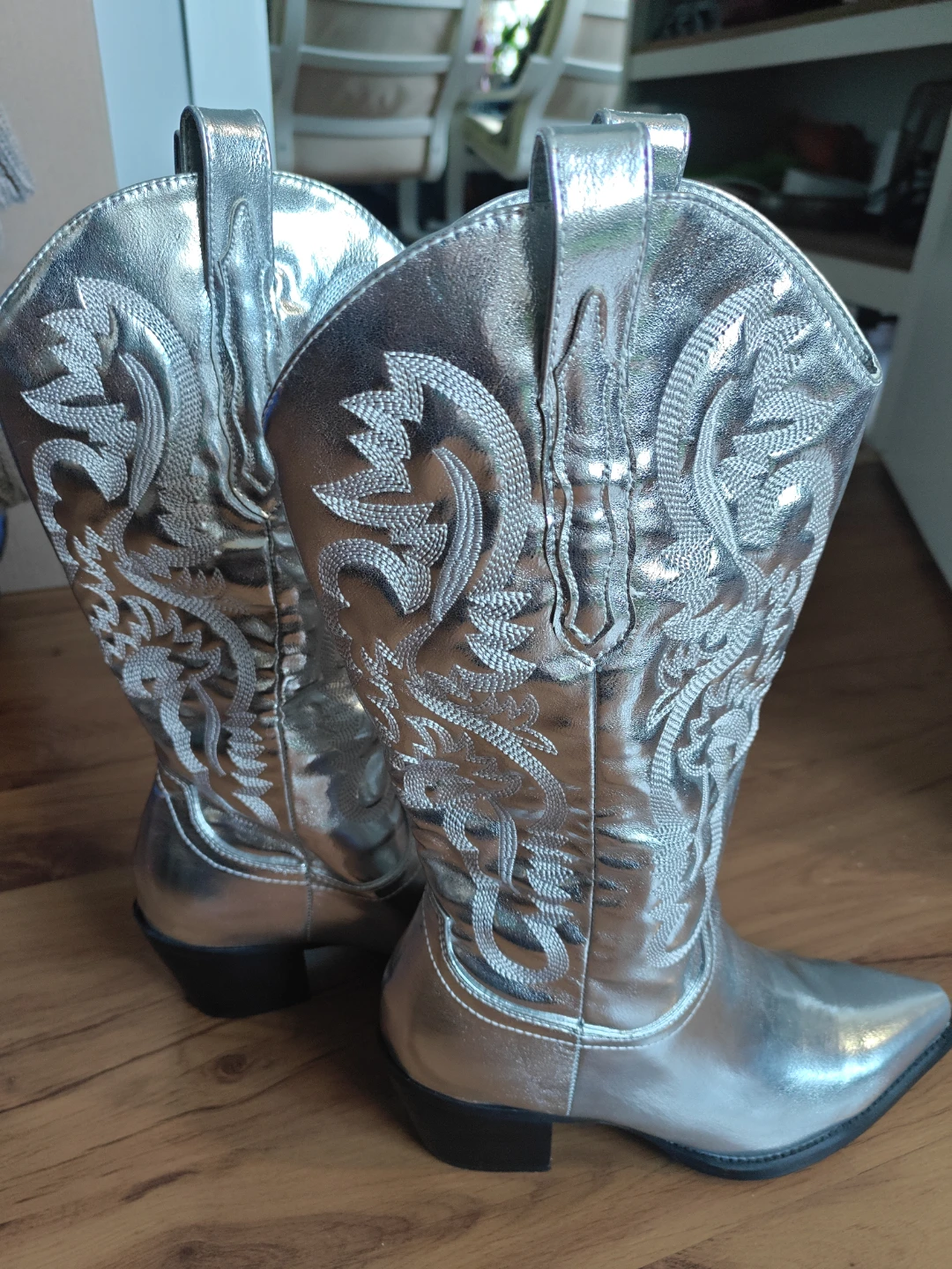 BRAND NEW Silver Cowboy Boots for women, size 8