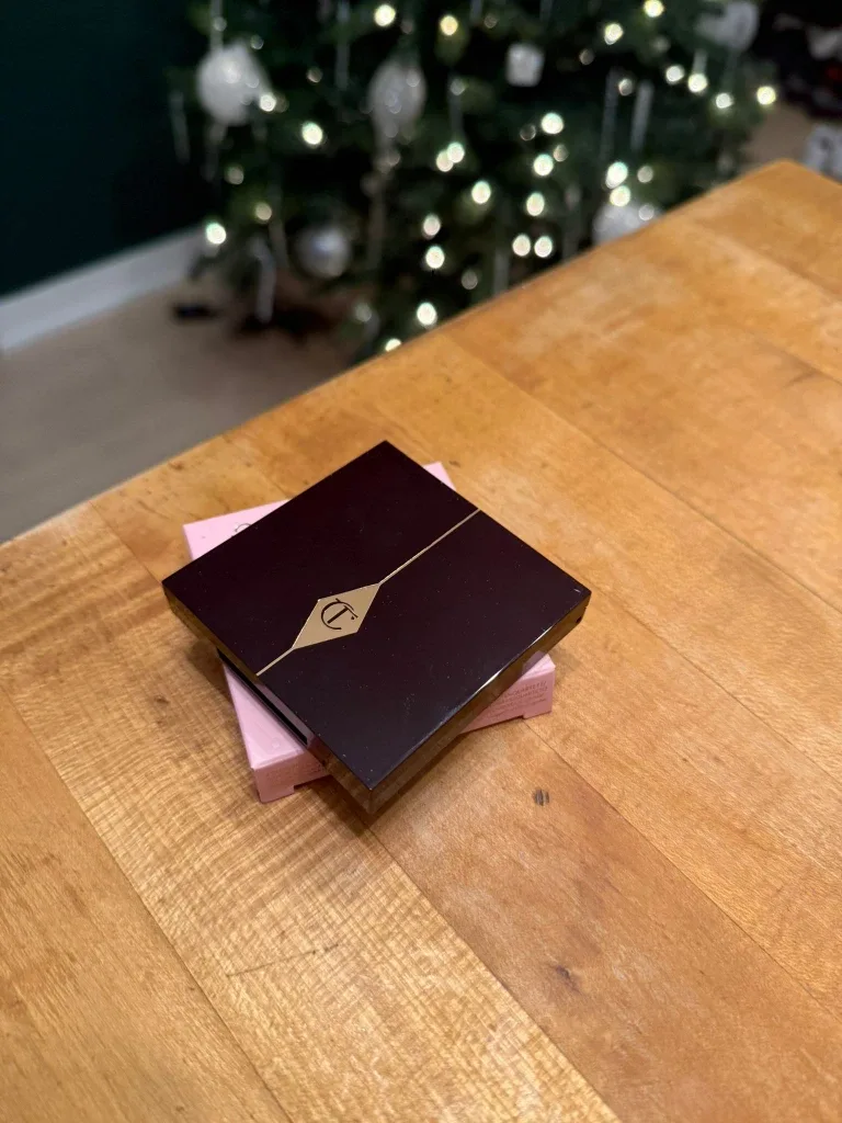 Charlotte Tilbury Pillow Talk Dreams Luxury Palette #cleanout image indicator(2)