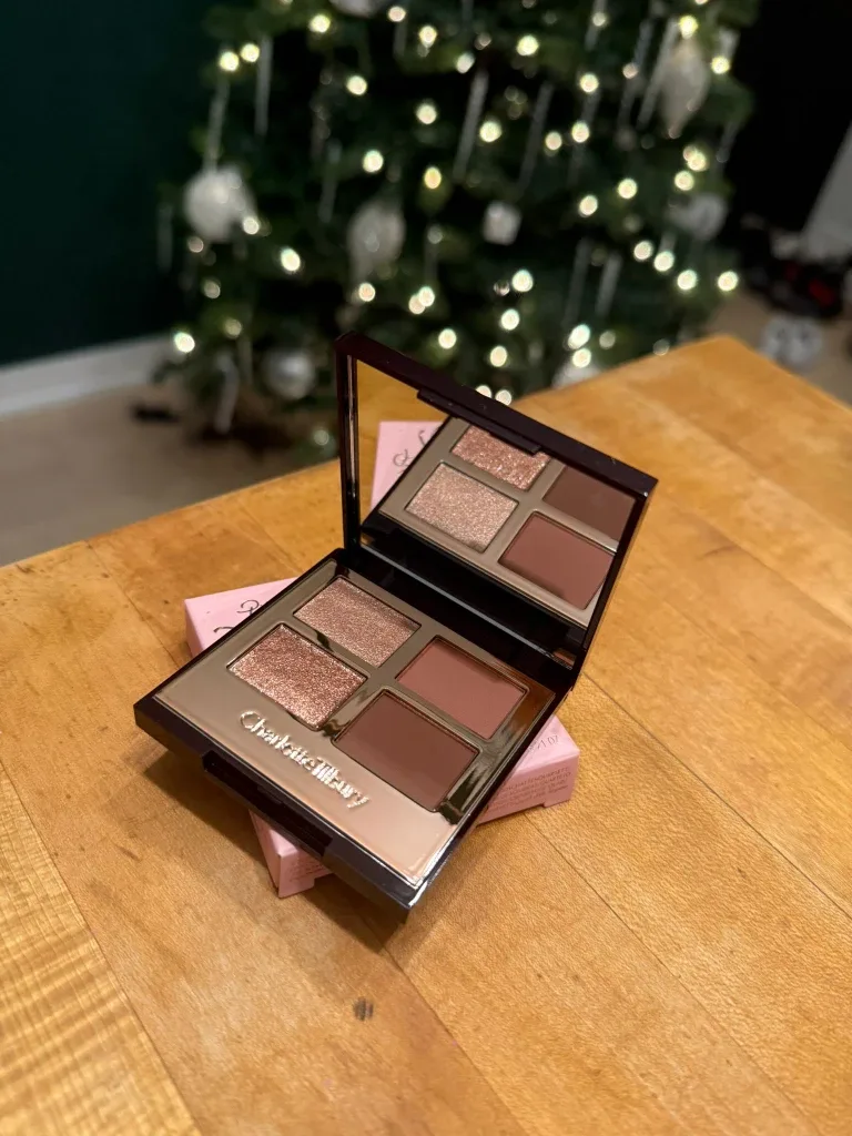 Charlotte Tilbury Pillow Talk Dreams Luxury Palette #cleanout image indicator(3)
