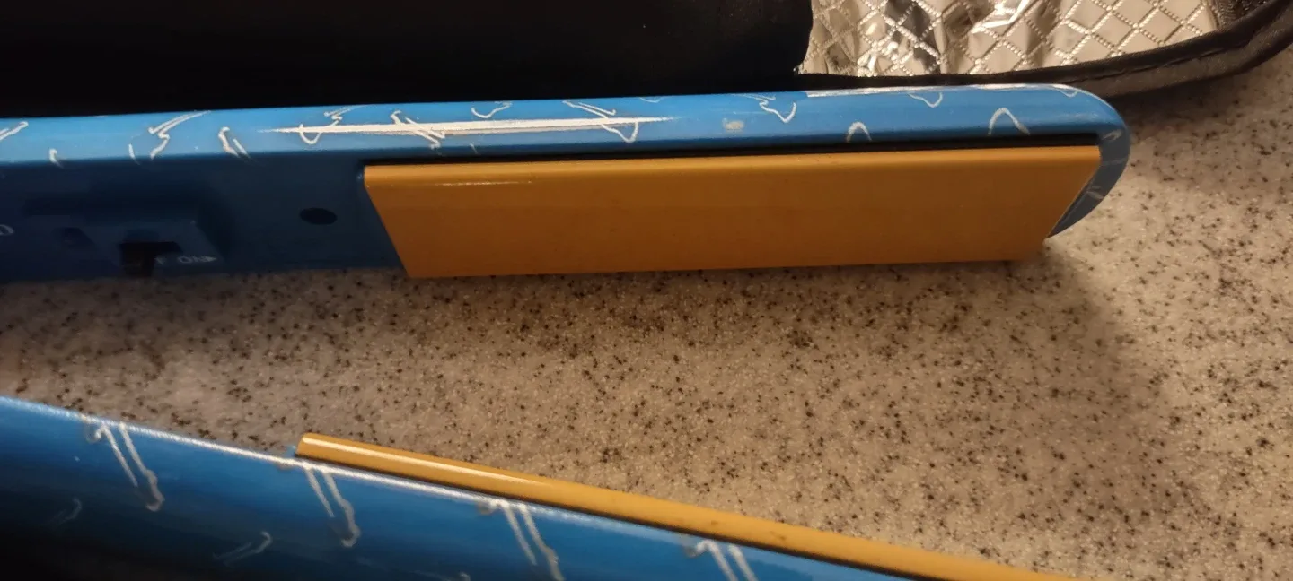 CHI Brands Blue Hair Straightener with Case - #Cleanout image indicator(6)