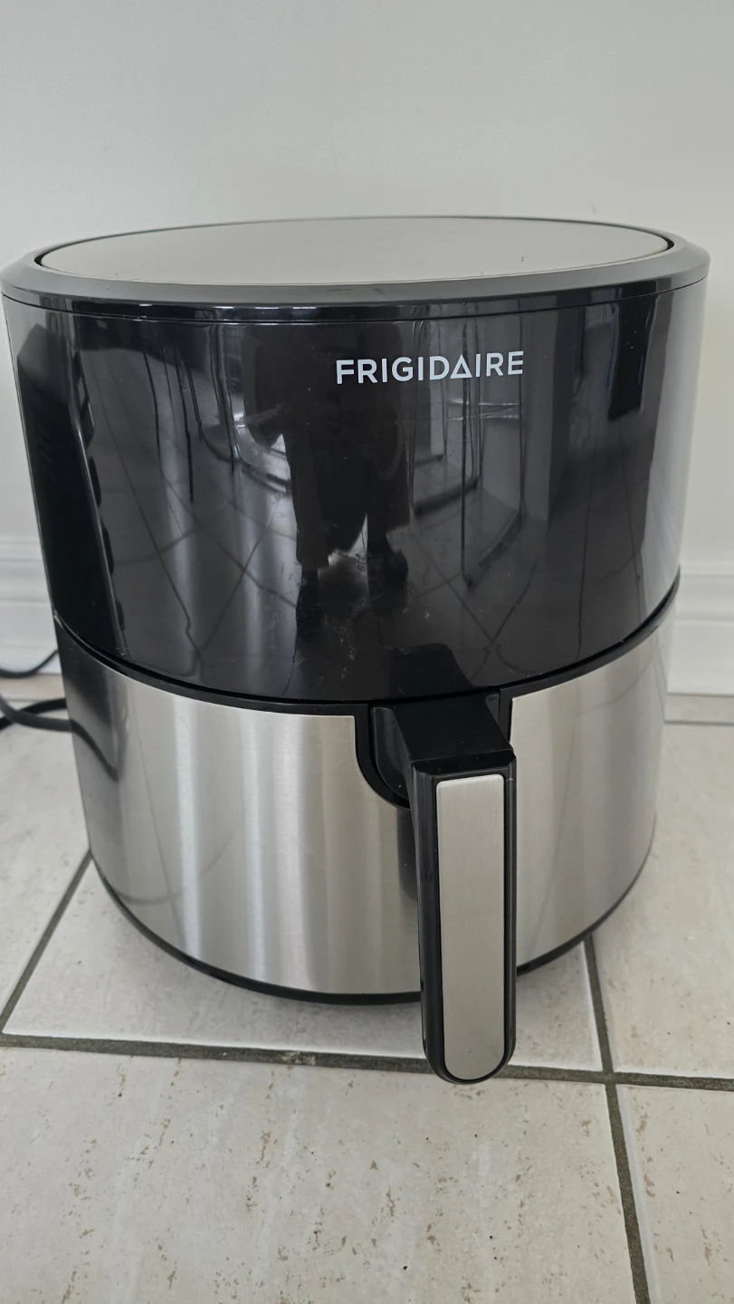 Frigidaire Air Fryer - photo 3