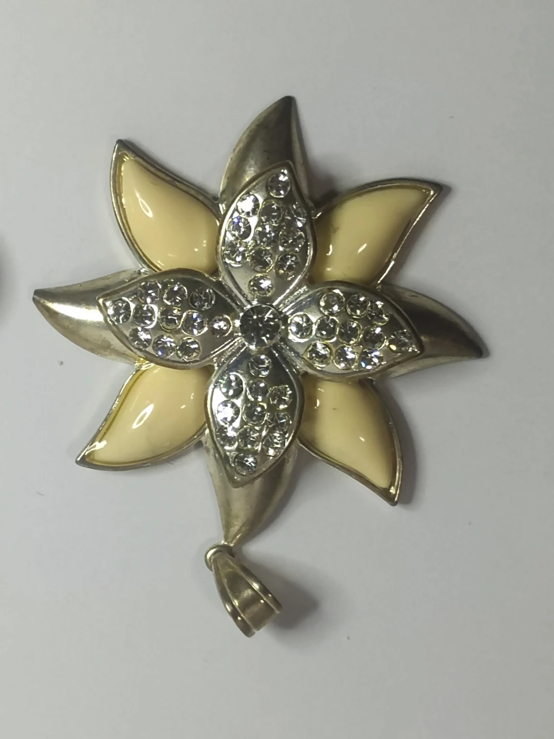 Flower Pendant with Crystals
