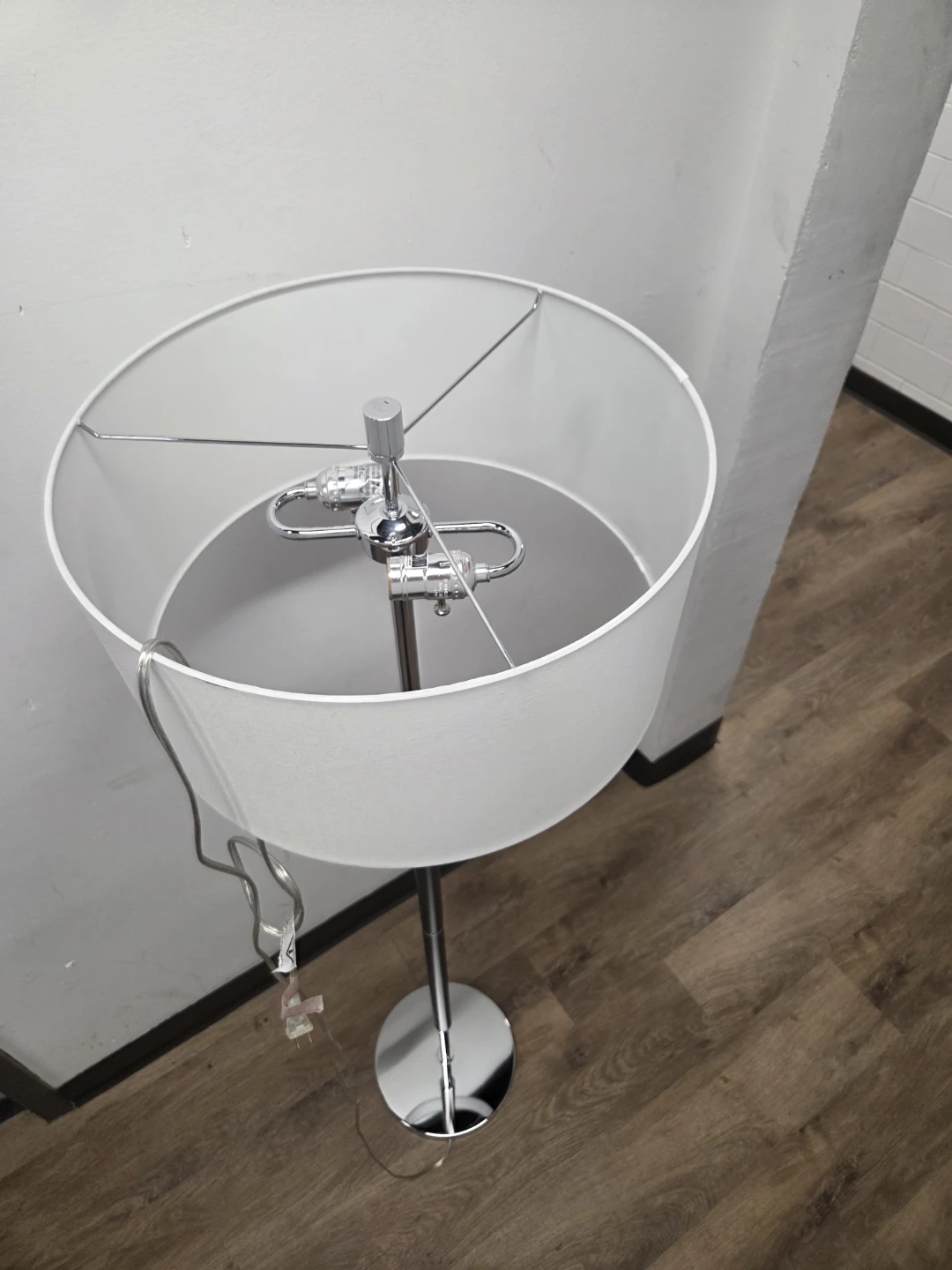 Floor Lamp - White Shade - photo 4