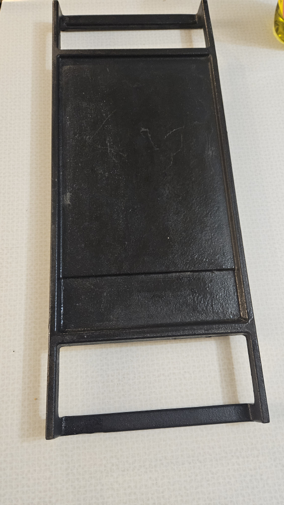 Cast Iron Griddle Pan