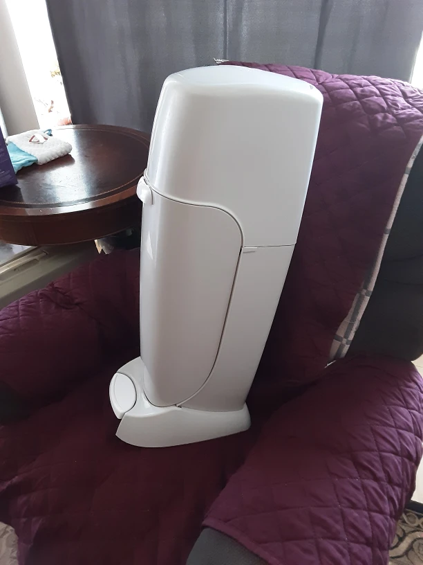 Diaper Genie Complete Diaper Pail with Starter Bag