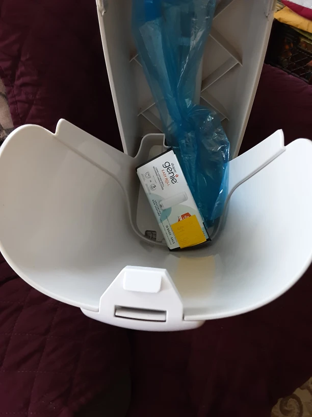 Diaper Genie Complete Diaper Pail with Starter Bag - photo 3