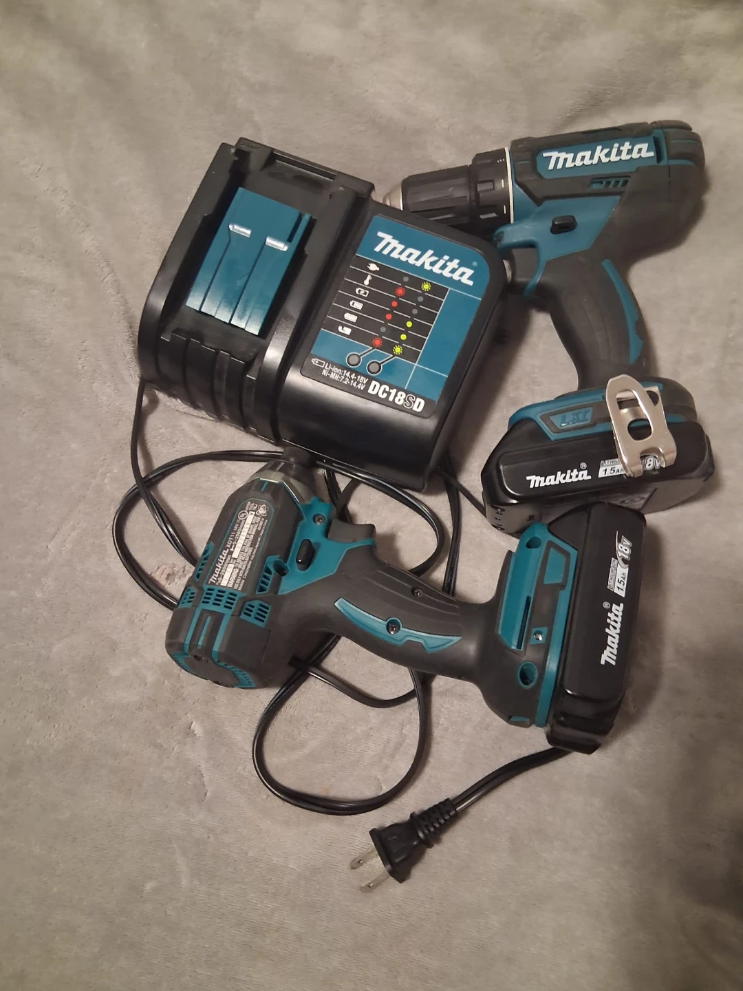 Makita Cordless Drill and Impact Driver Combo Kit