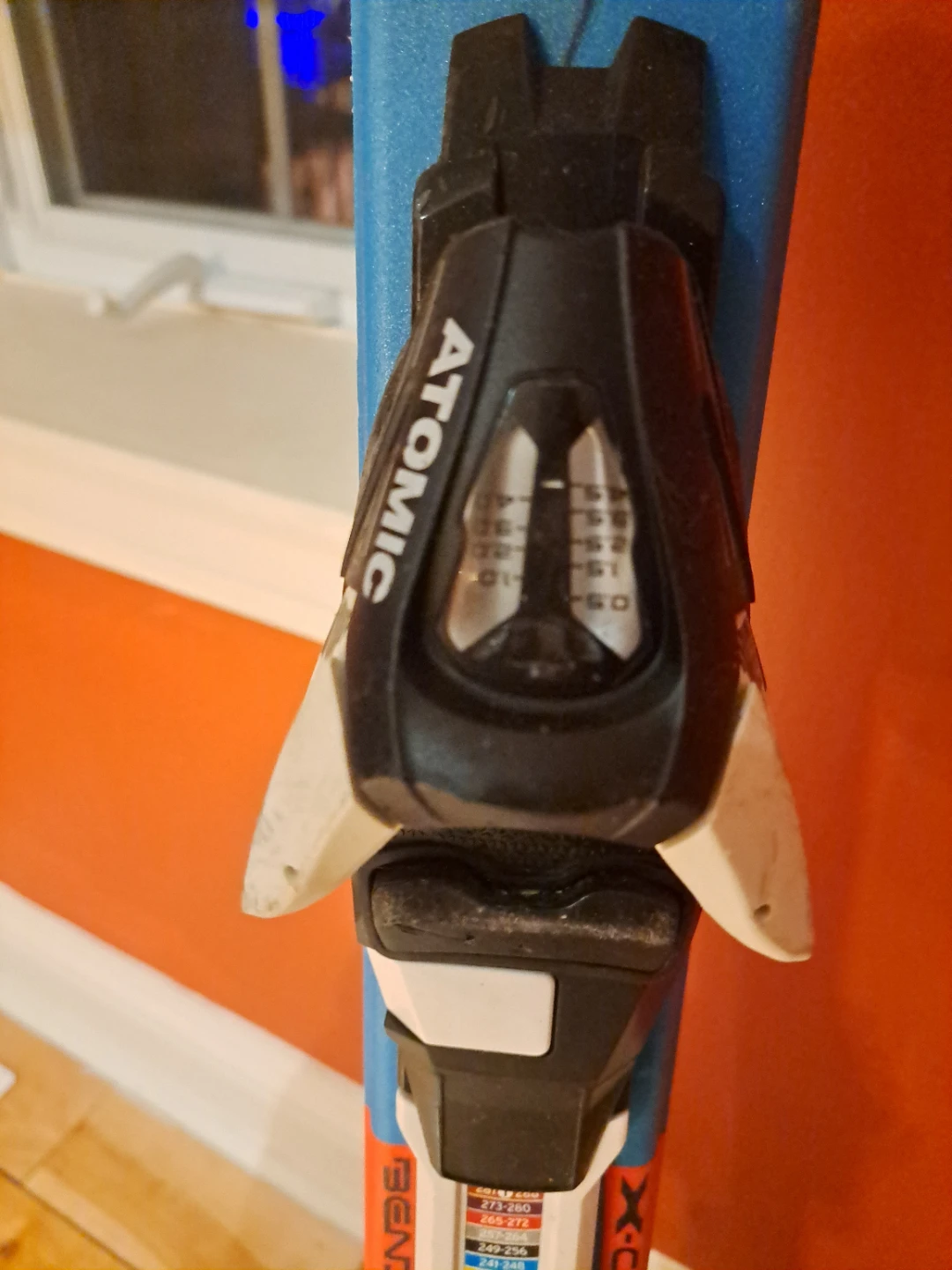 Junior Atomic Vantage 140cm Skis with Bindings - photo 3