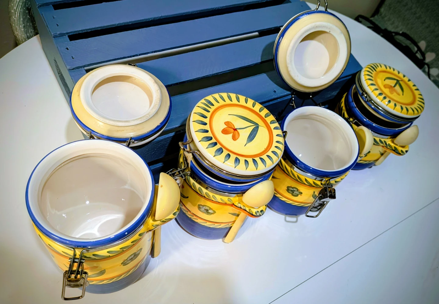Set of 4 Ceramic Canisters 🥕 FREE 💛 - photo 3