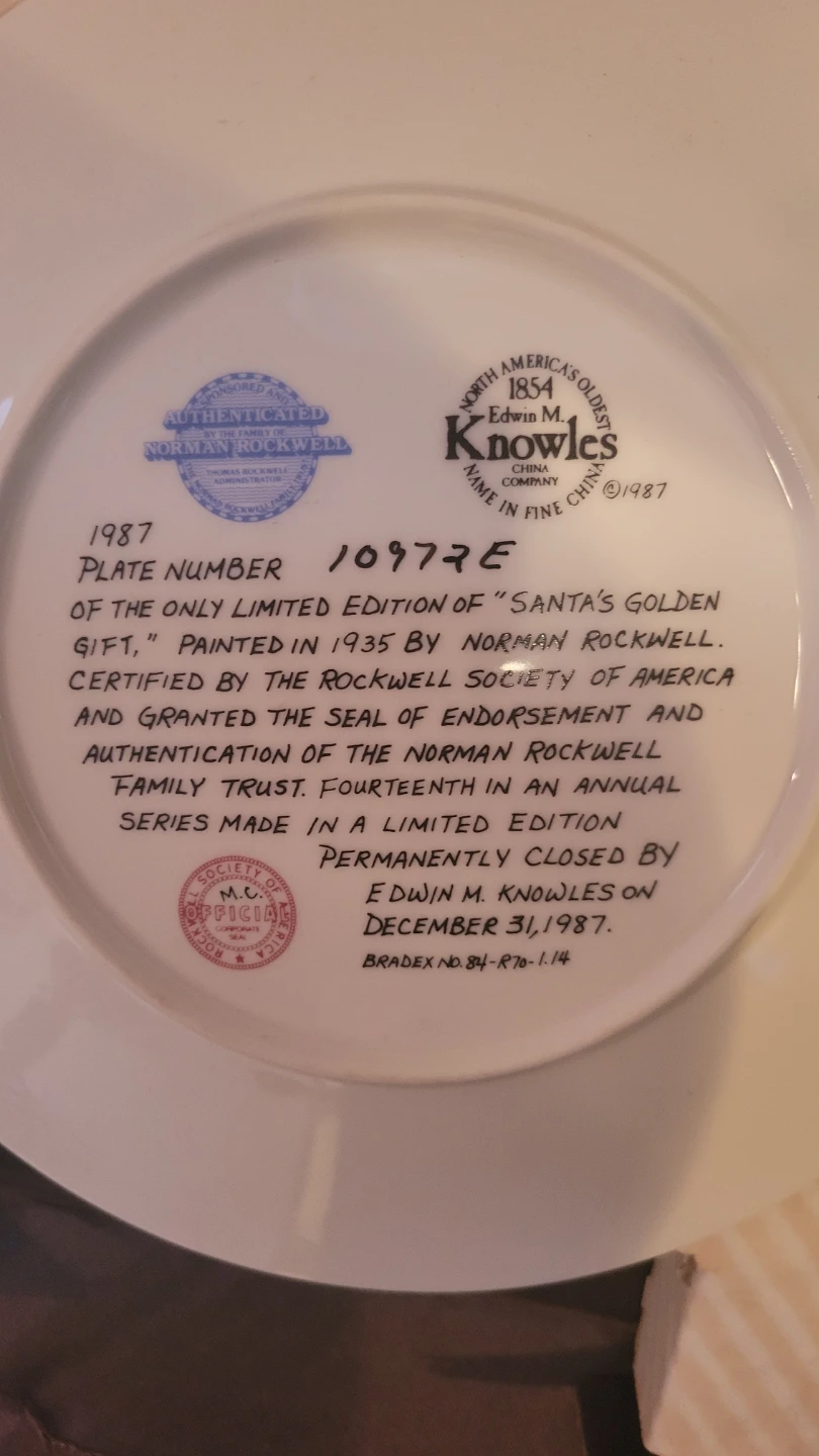 Norman Rockwell Santa's Golden Gift 1987 Plate - photo 3