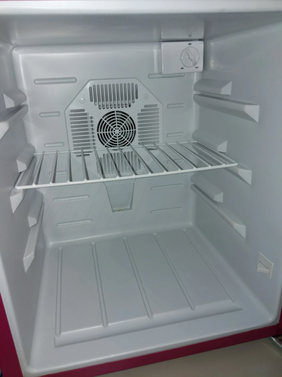 Magic Chill Mini Fridge - Red - photo 2