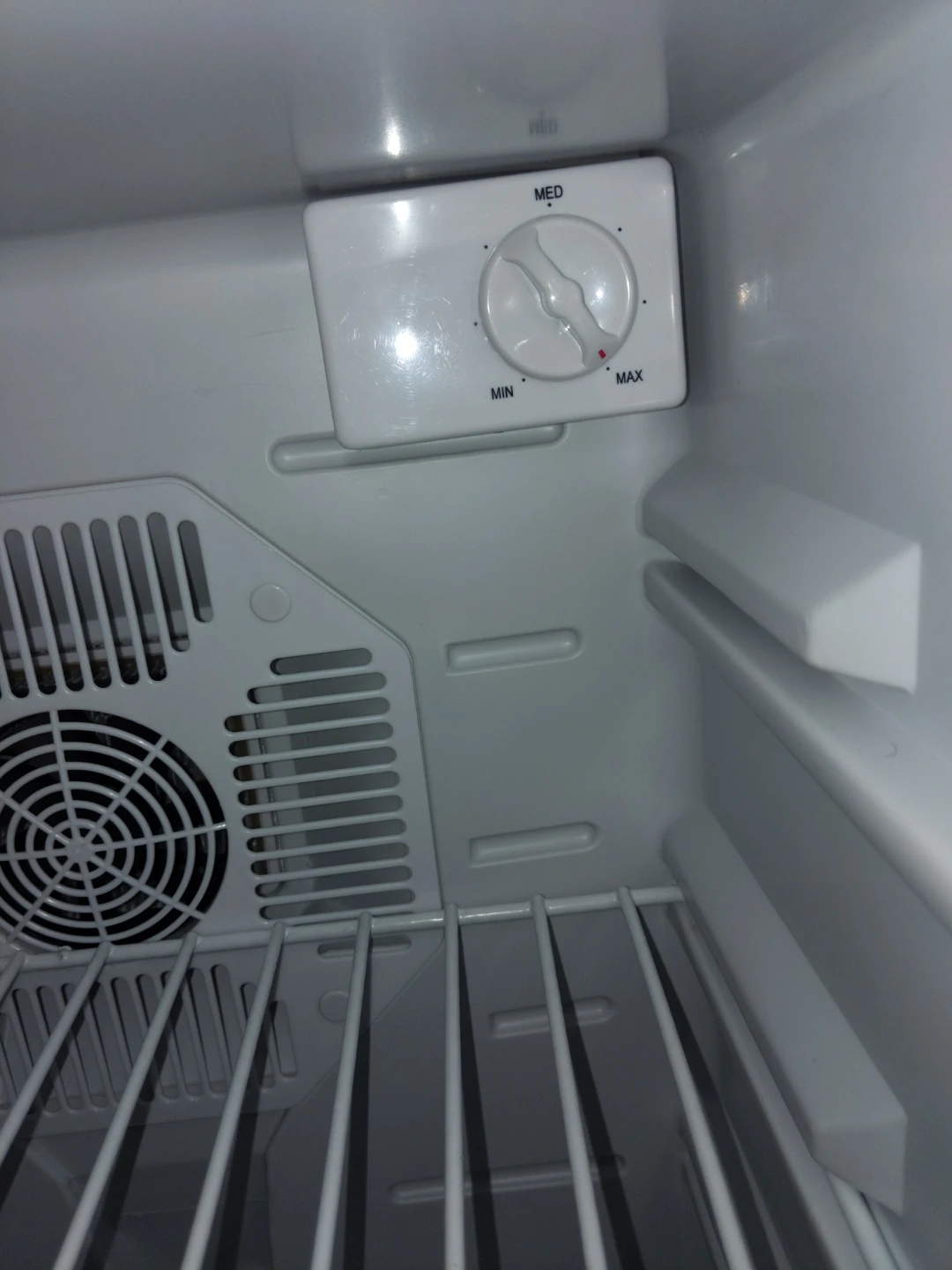 Magic Chill Mini Fridge - Red - photo 4