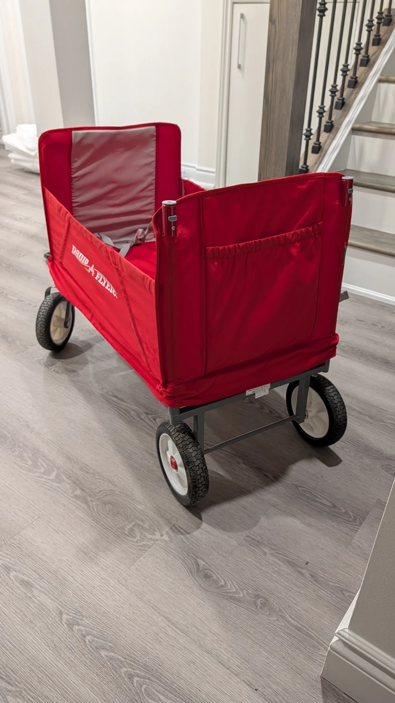Radio Flyer Foldable Wagon