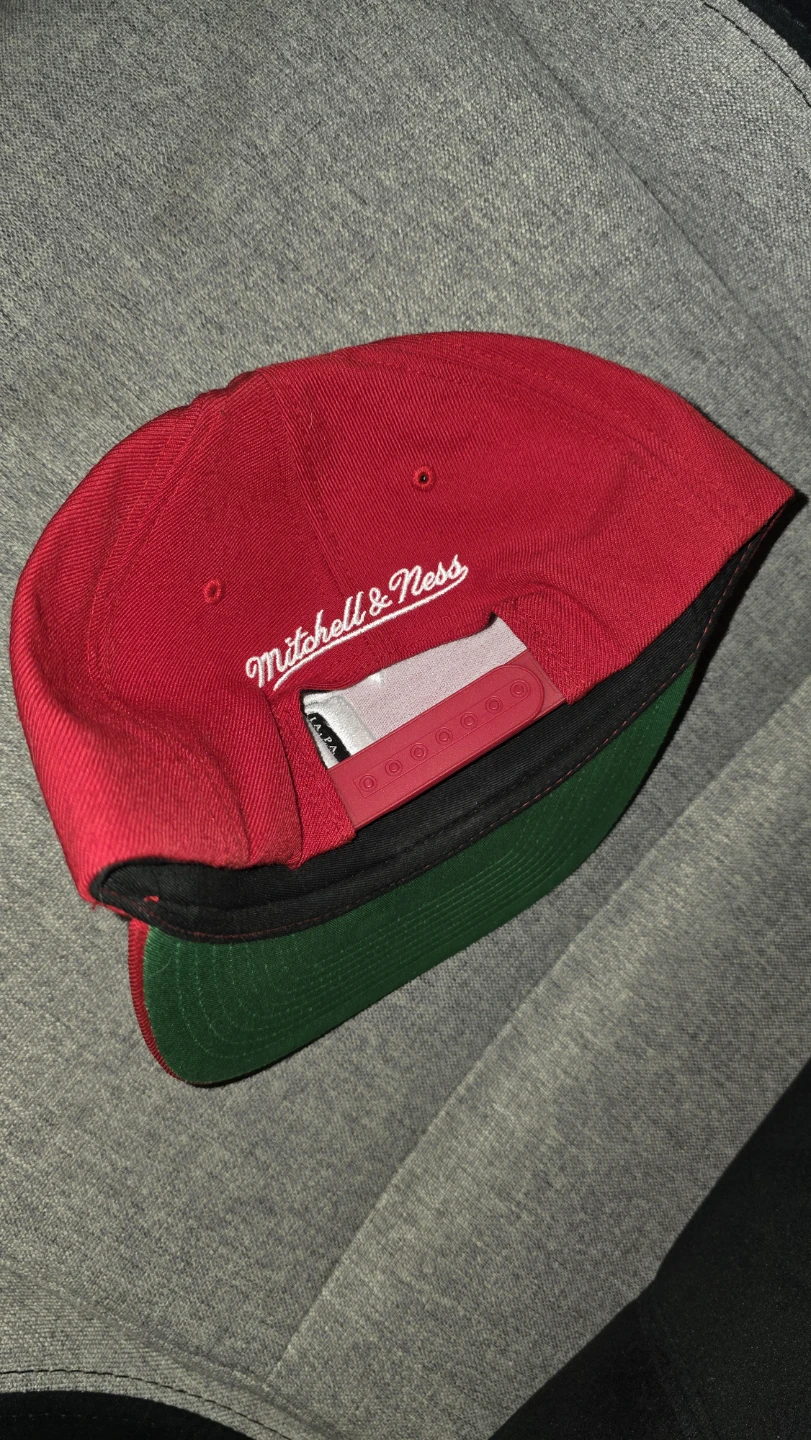 Mitchell & Ness Red Adjustable Snapback Hat - photo 2