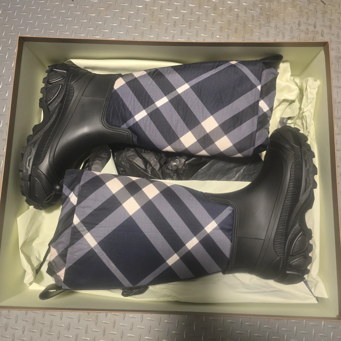 Burberry Black Rubber Boots with Nova Check Lining - photo 3