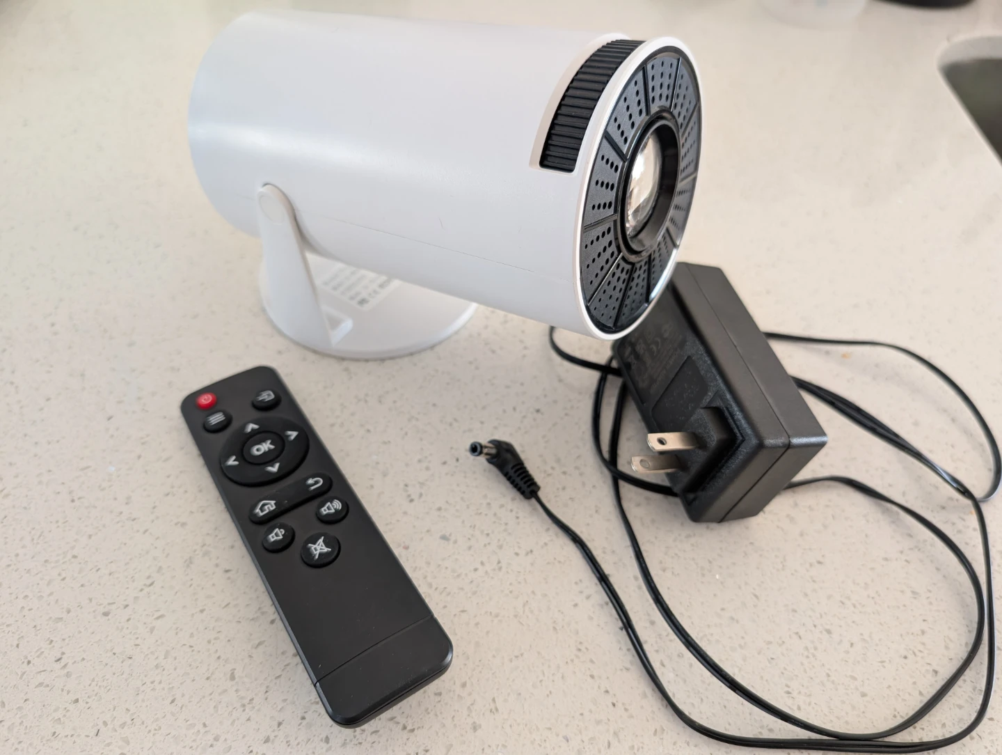 TheaterBeam Projector - Bring the Big Screen Home! - photo 2