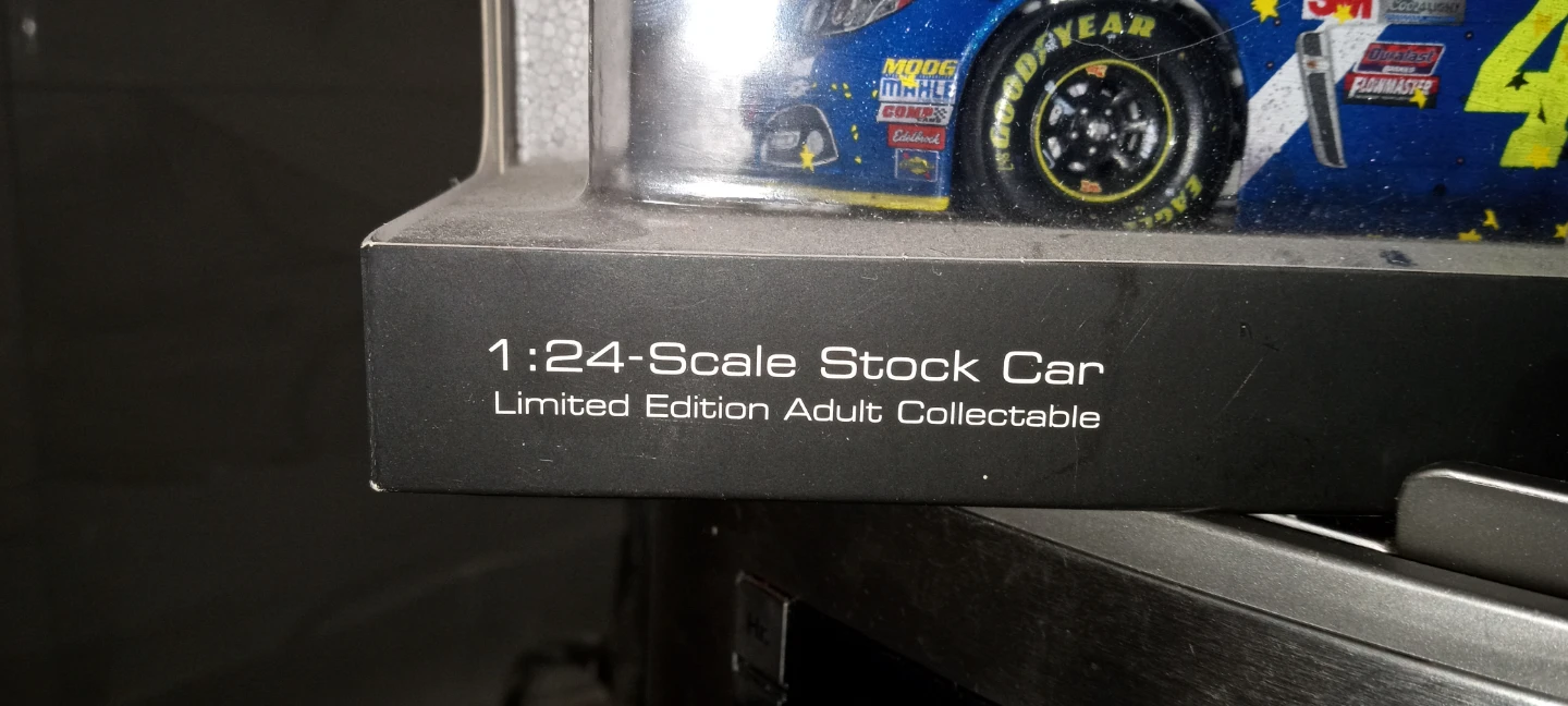 Elite #48 Lowe's 7X Champion 2016 SS 1/24 Scale Stock Car - photo 5