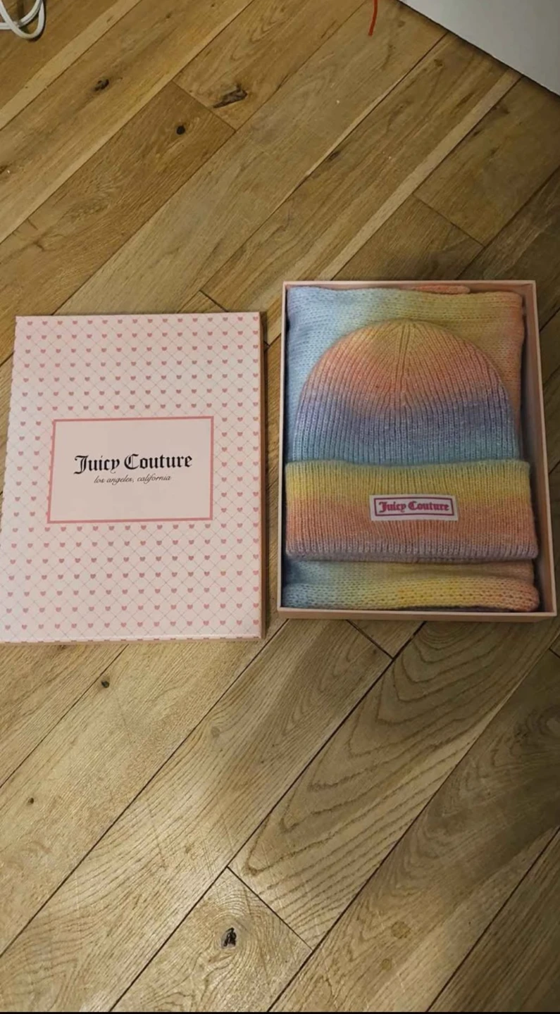 Juicy Couture Hat & Scarf Set - New in Box!