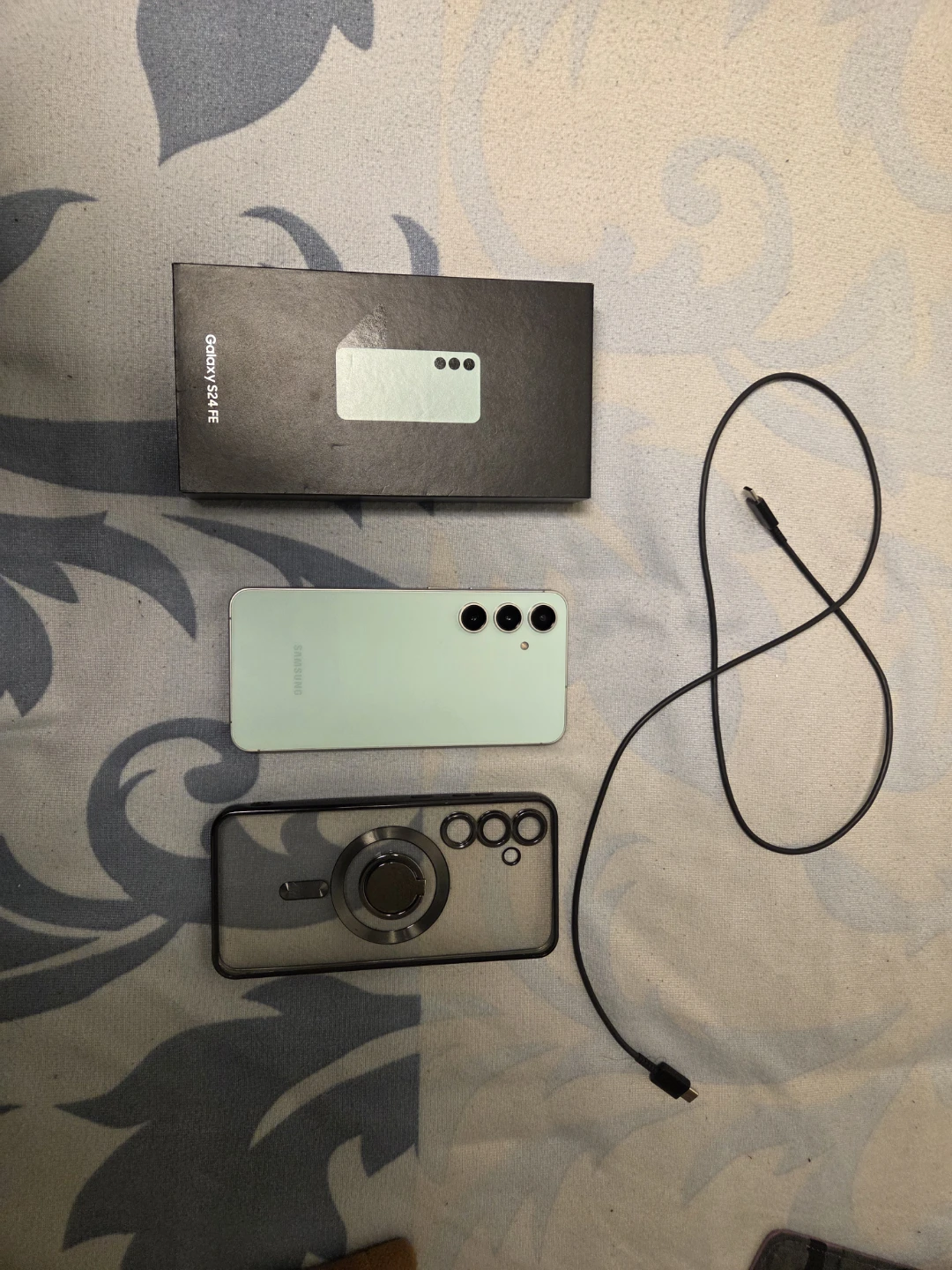 Samsung Galaxy S24 FE Mint - Like New!