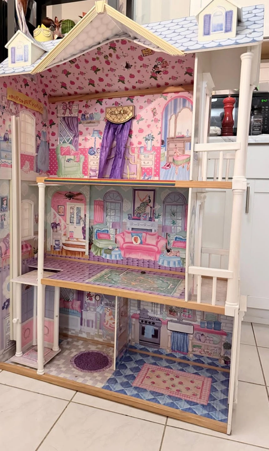 CURBED: KidKraft Dollhouse - photo 2