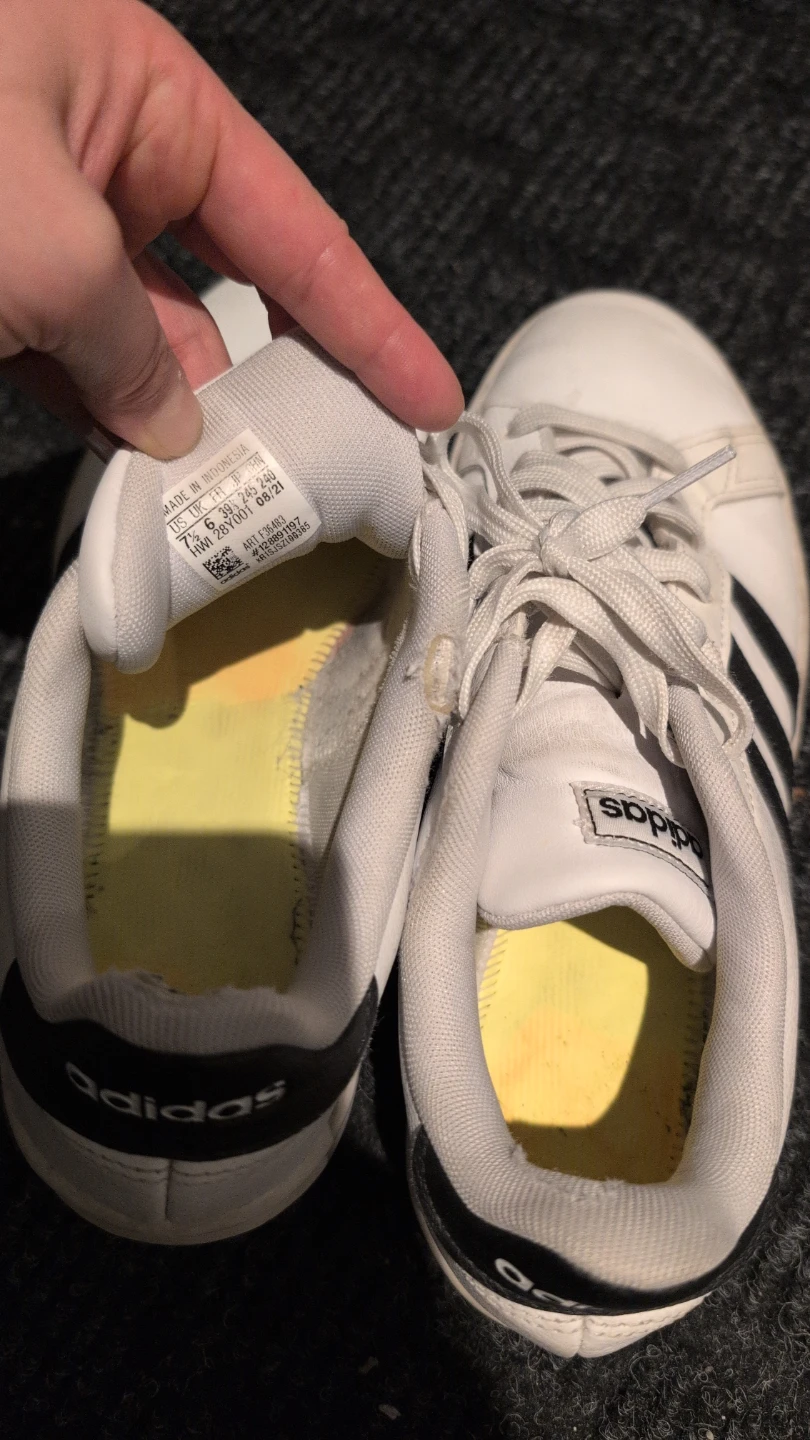 Women's Adidas Court Shoes - Size 7.5 US - photo 4