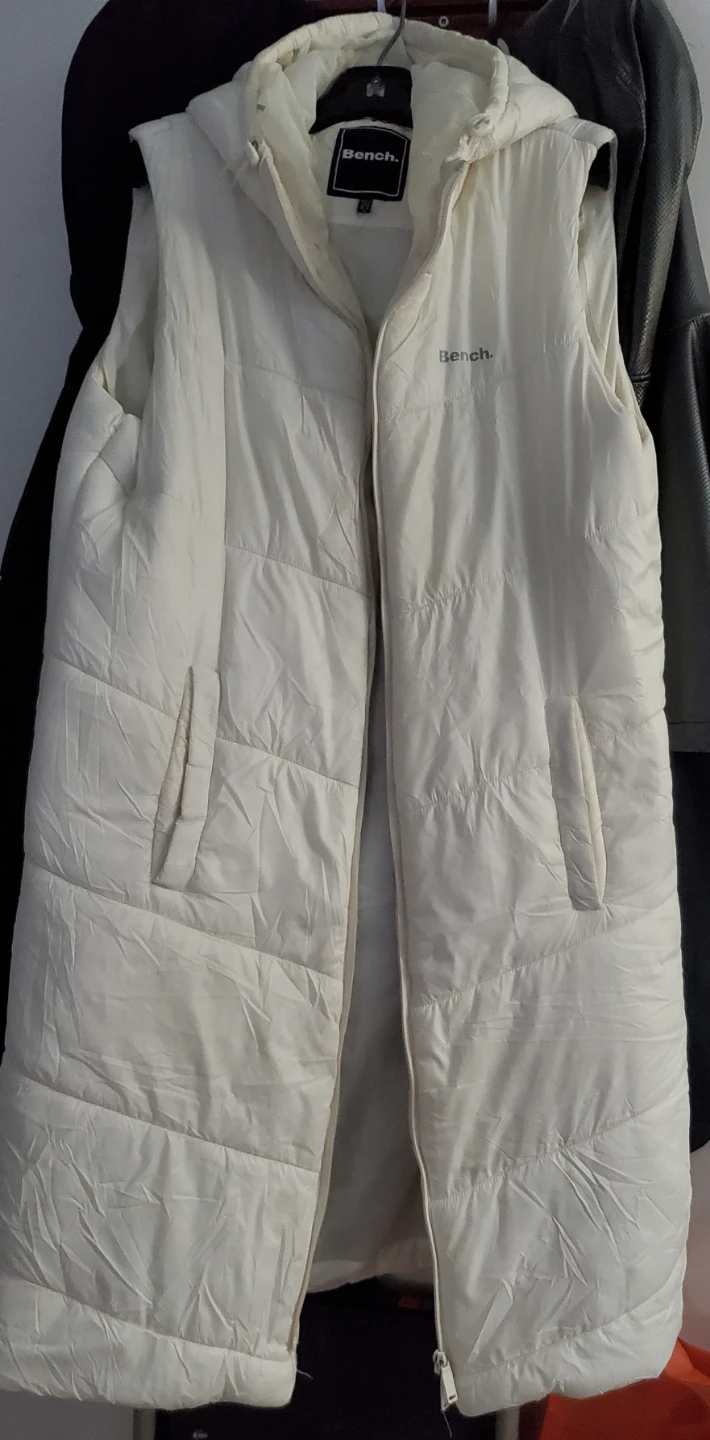 Bench Women's Long Puffer vest. Size XL.