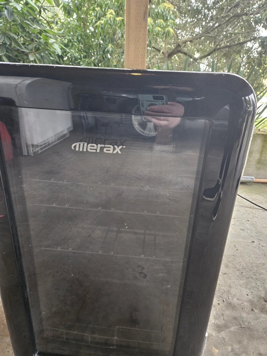 Mini fridge
