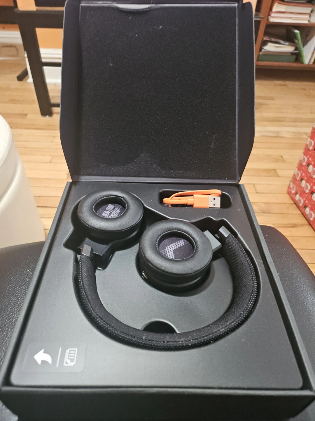 JBL LIVE460NC Wireless Headphones - Black - photo 2