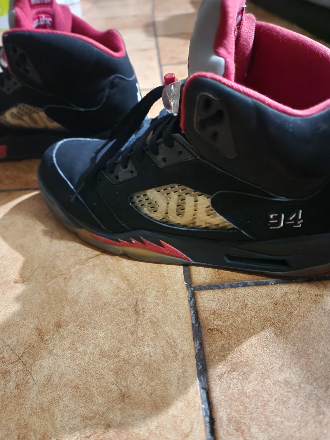 Air Jordan 5 Retro Supreme Black - photo 4