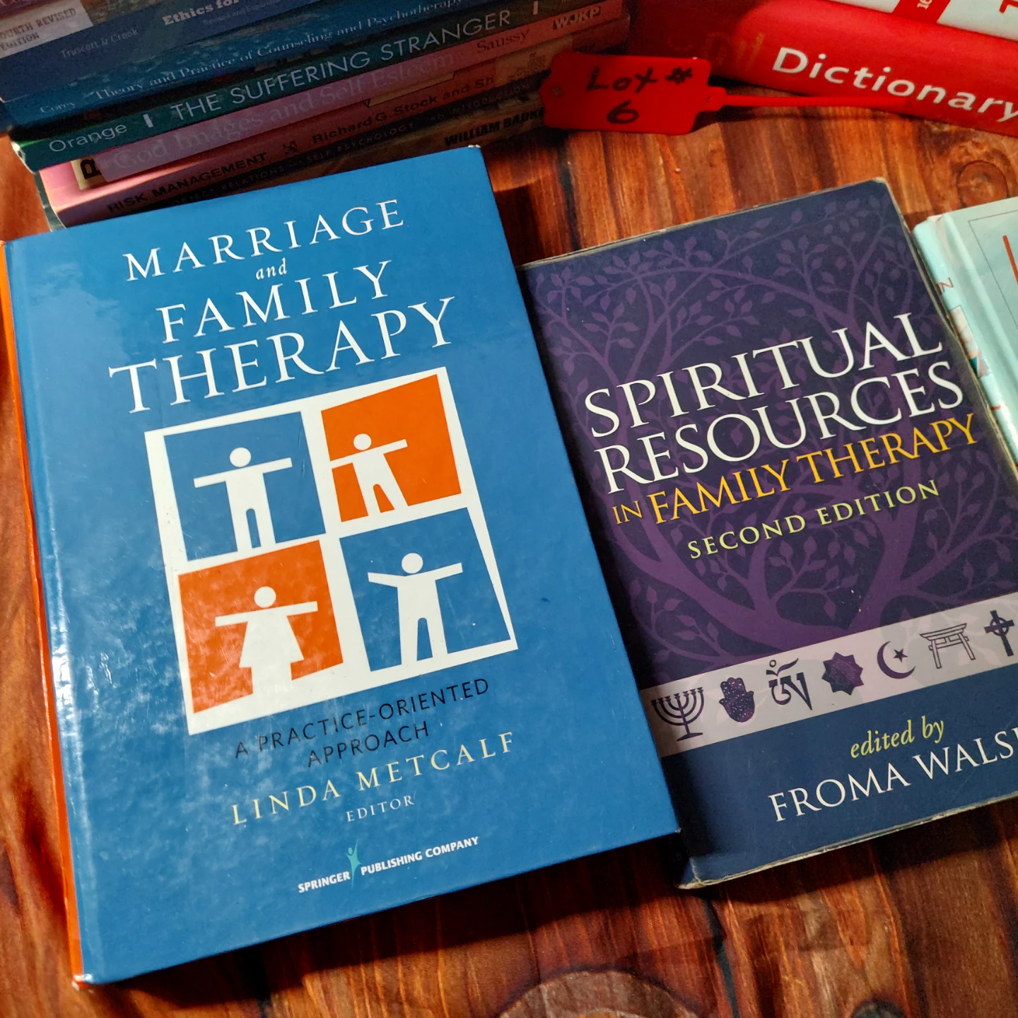 Psychology and Therapy Books Bundle, Lot #6 - photo 2