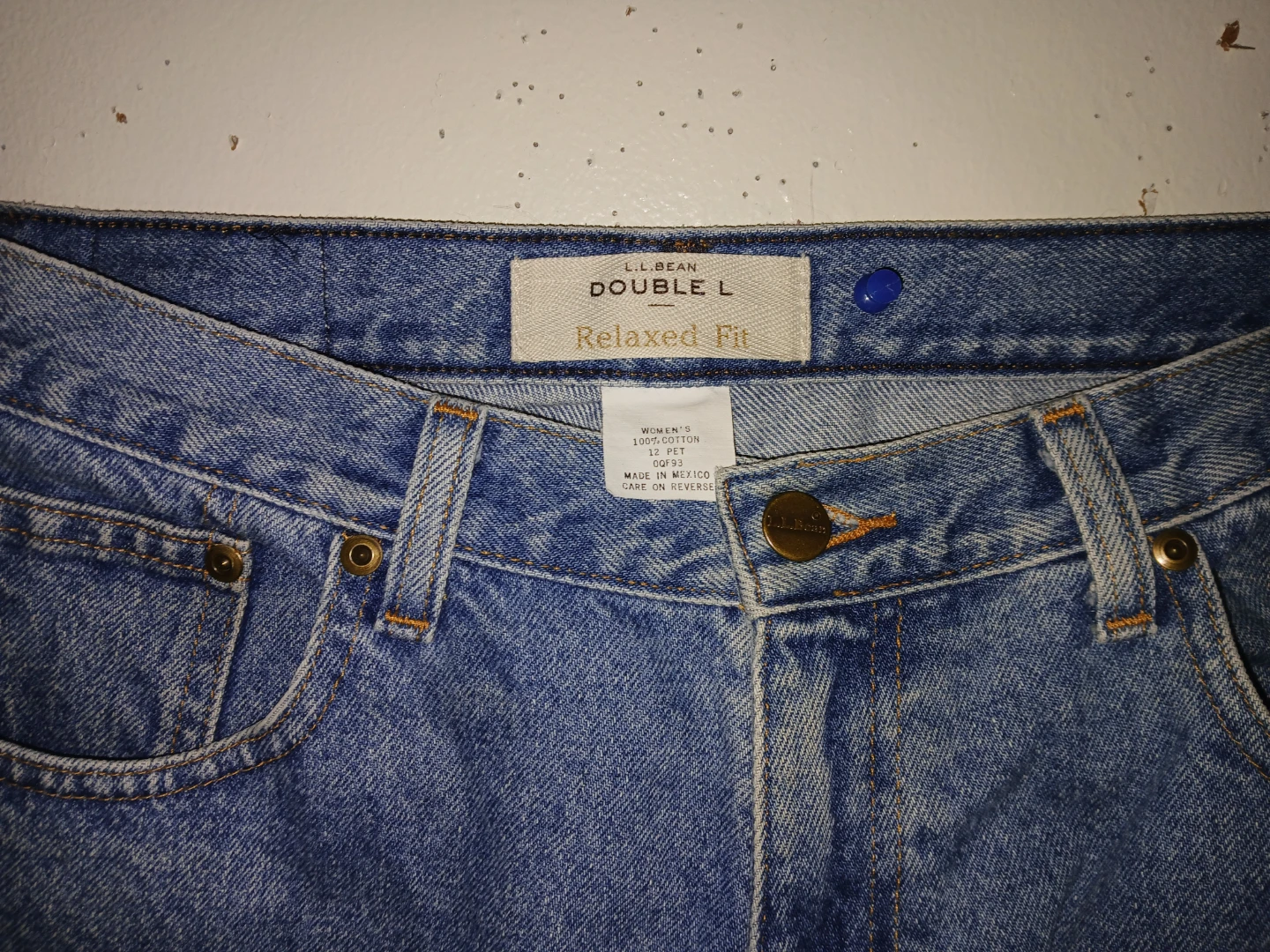 L.L.Bean Double L Relaxed Fit Jeans Women's Size 12 Petite - photo 2