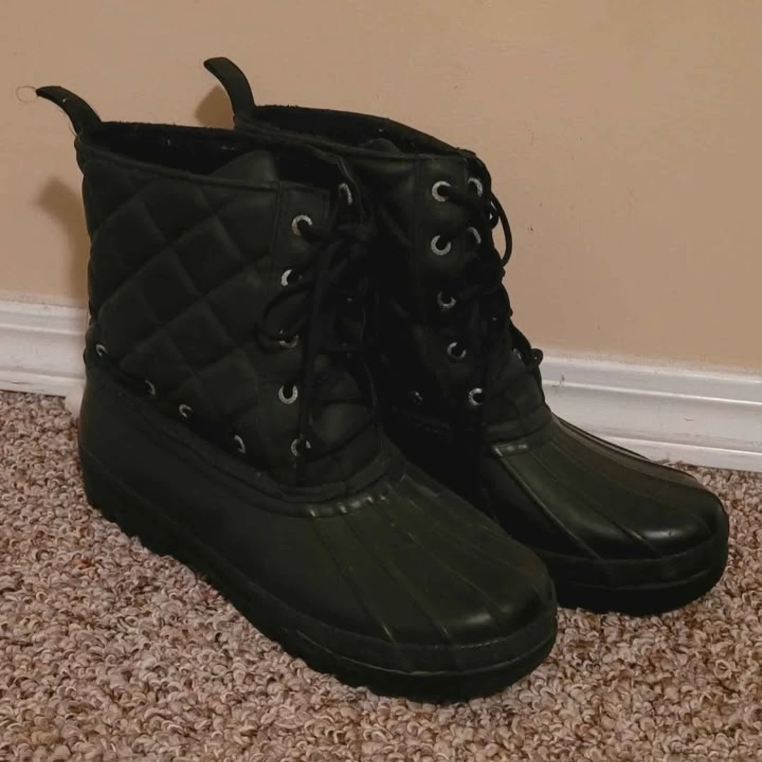 Size 9 Sperry Winter Boots
