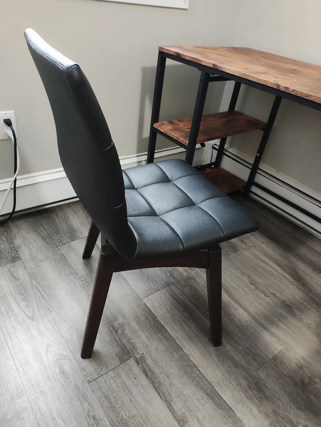 Black Faux Leather Swivel Desk Chair 🥕 - photo 2
