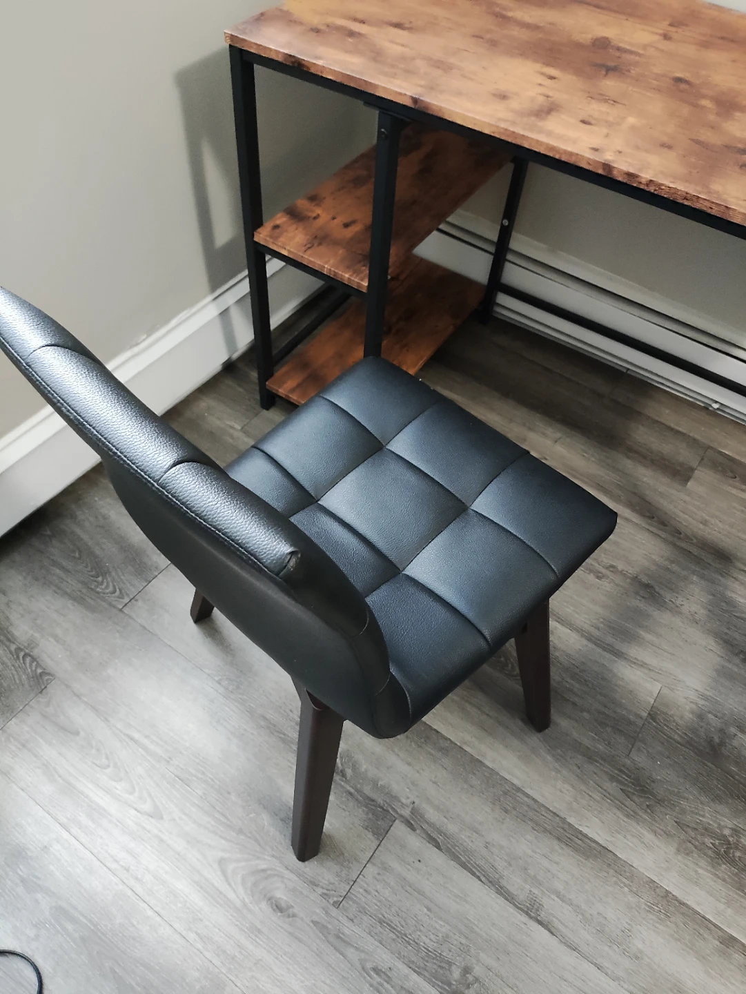 Black Faux Leather Swivel Desk Chair 🥕 - photo 3