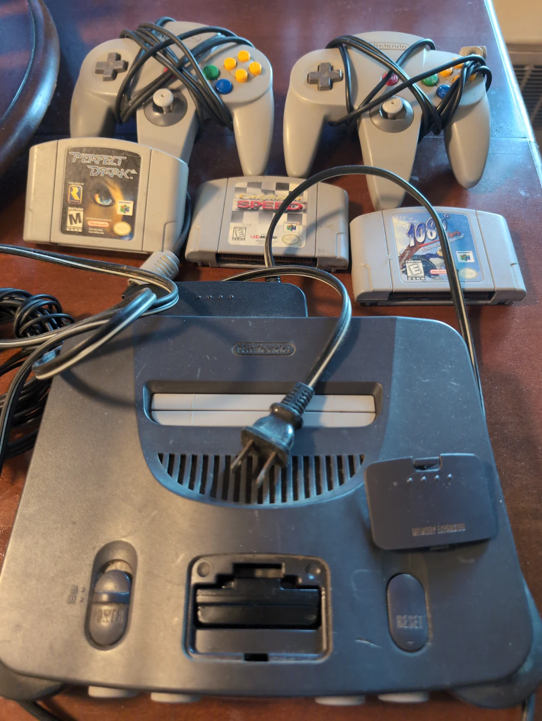 Nintendo 64 Console with 3 Games and 2 Controllers - photo 2