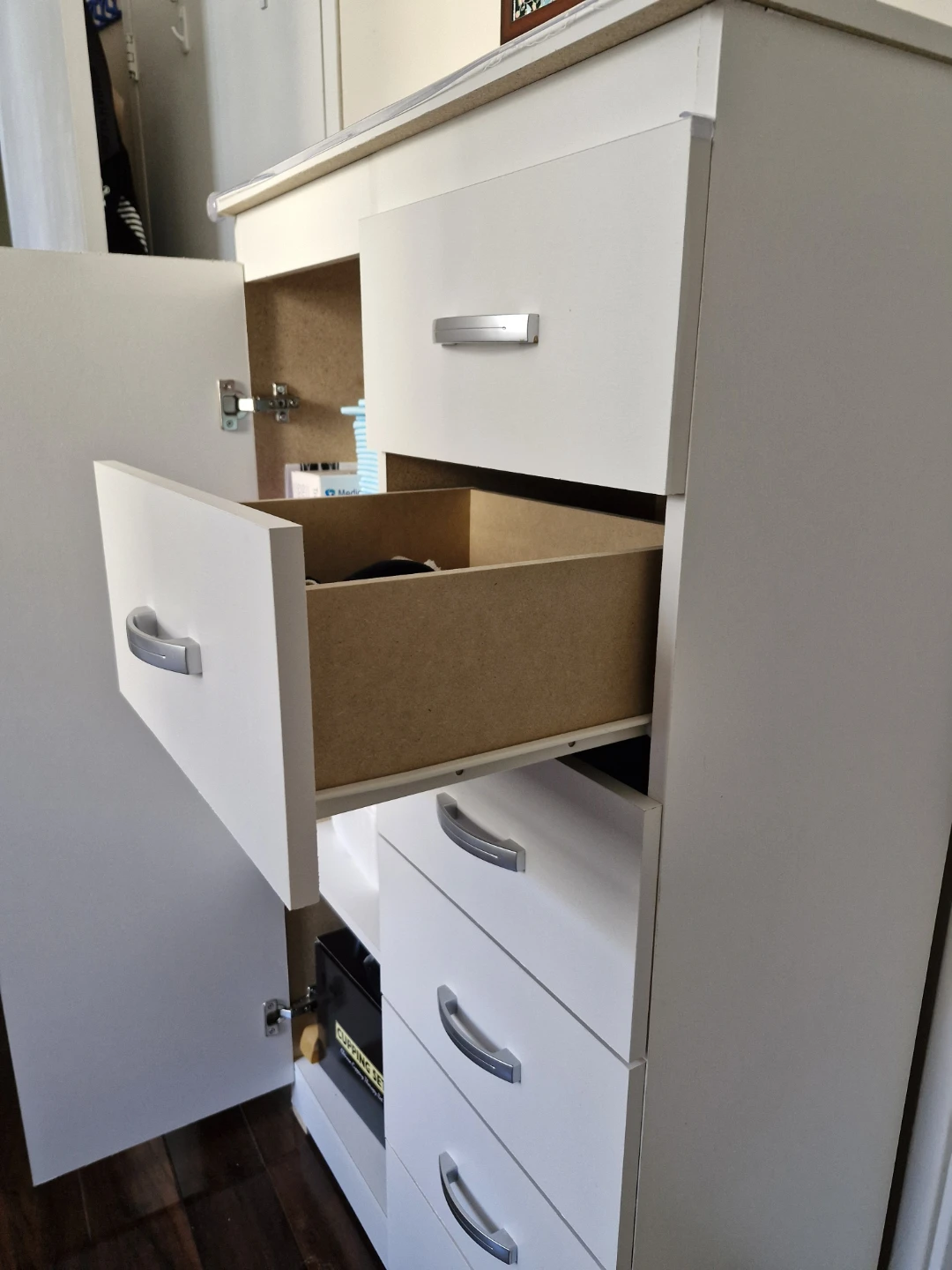 White Chest of Drawers with Cabinet - photo 3
