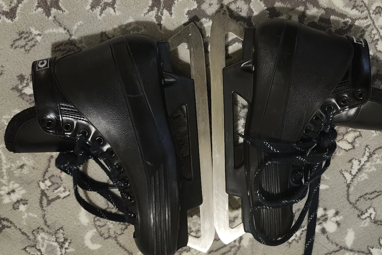 🥅 Gently Used Classic CCM Tacks Goalie Skates | Size 8 E/B 🥅 - photo 2