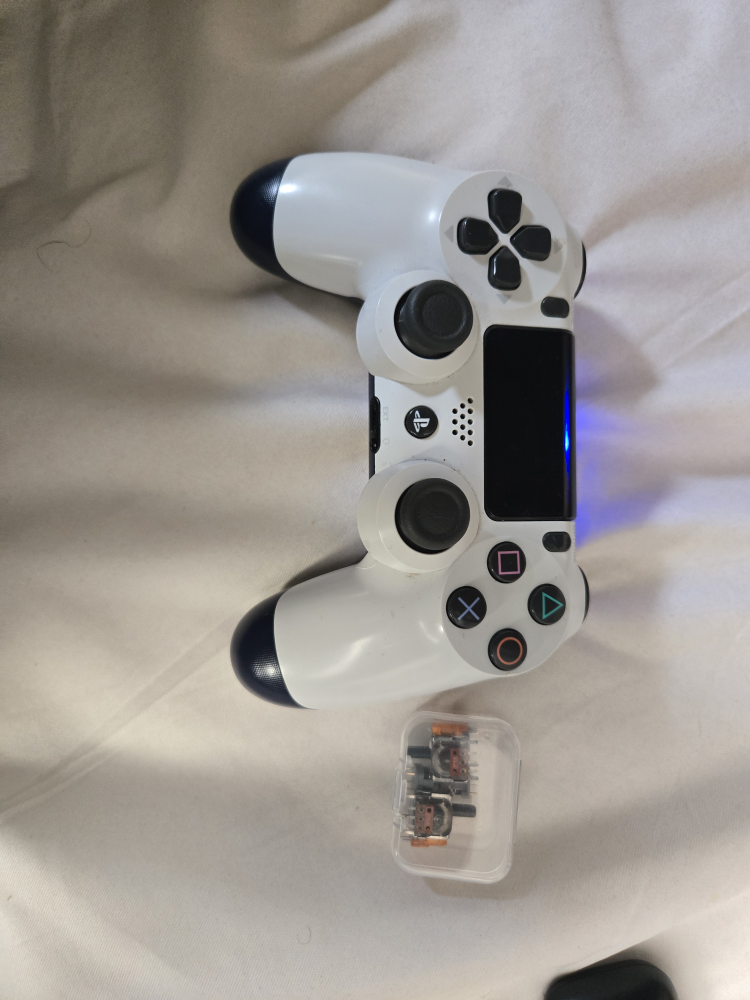 Need help replacing joysticks in PS4 Controller