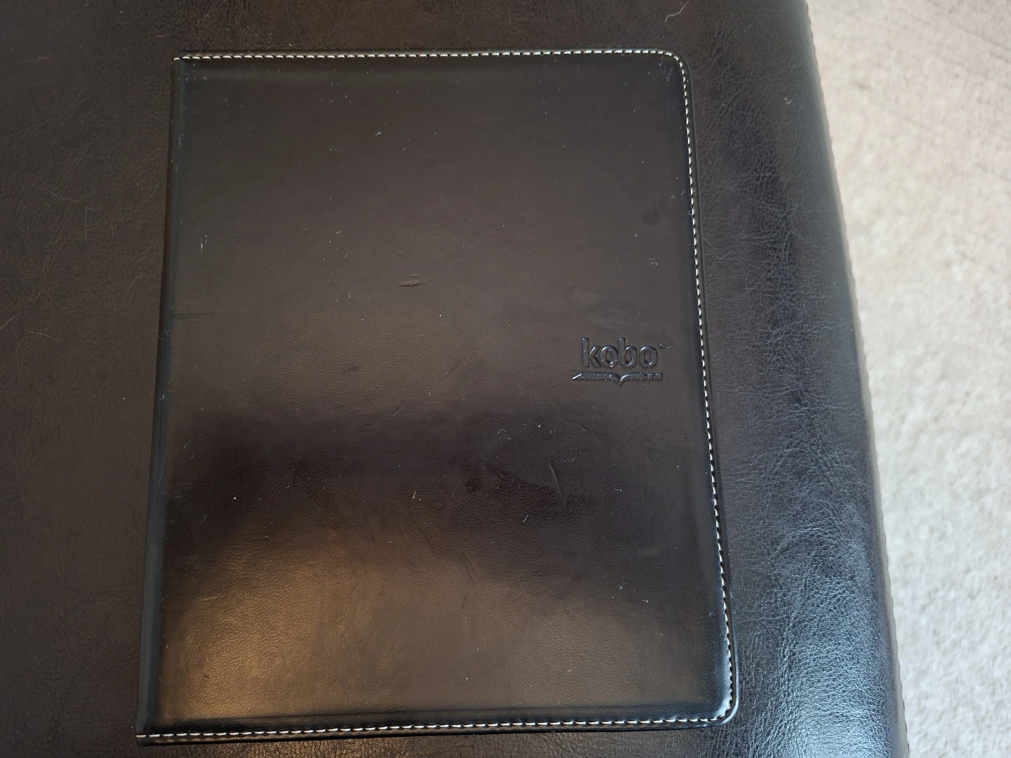 Kobo eReader with Cover and light. - photo 5