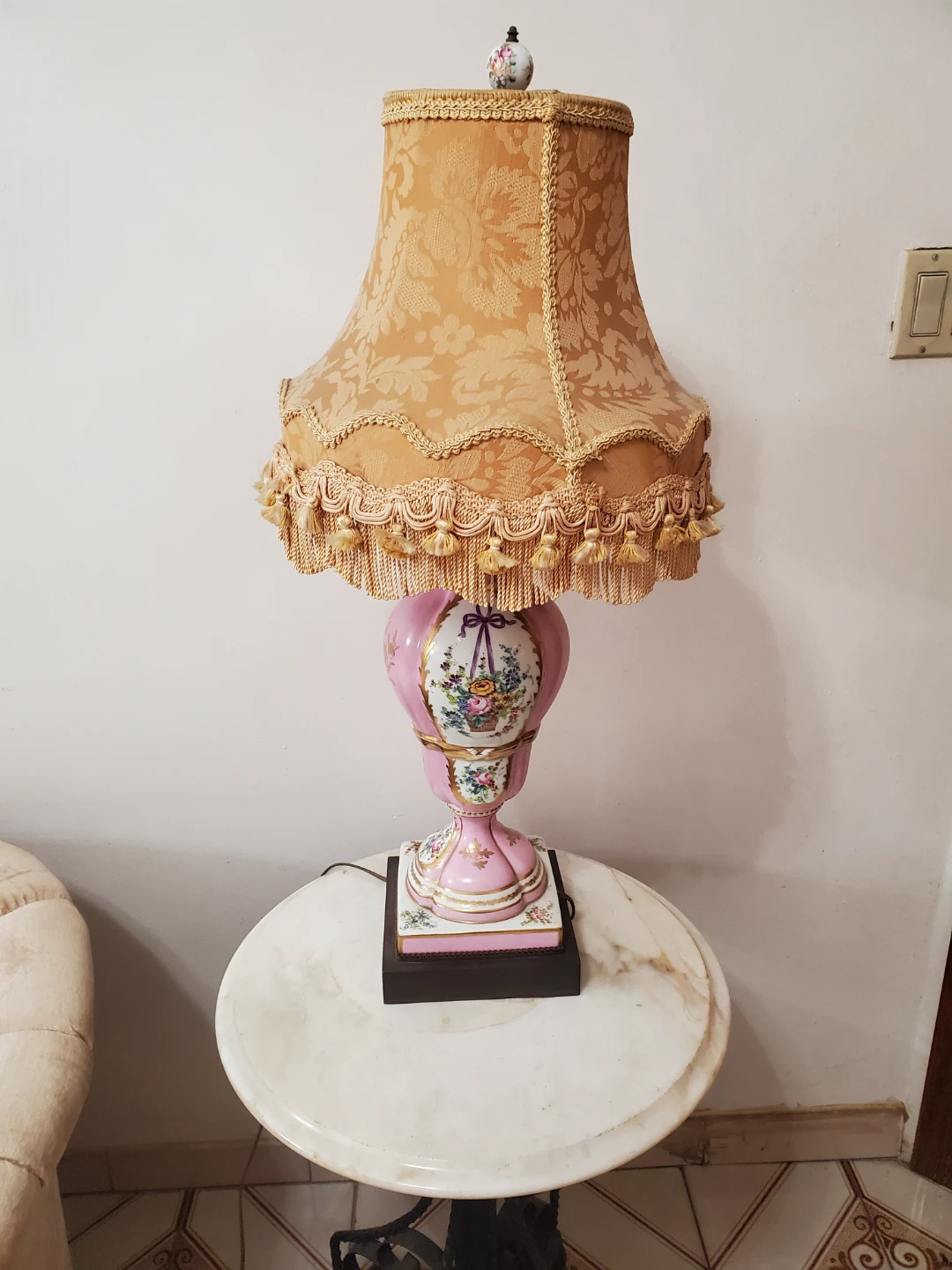 Beautful Large victorian style lamp