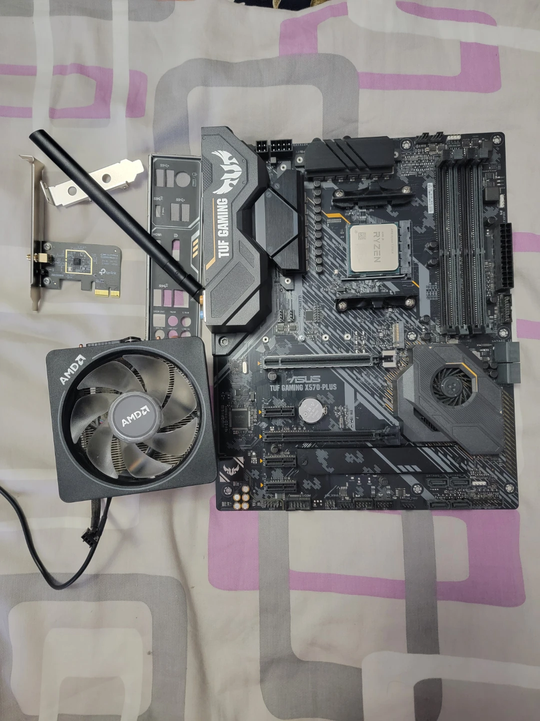 ASUS TUF Gaming X570-Plus w/ WIFI + Ryzen 7 3700X Combo