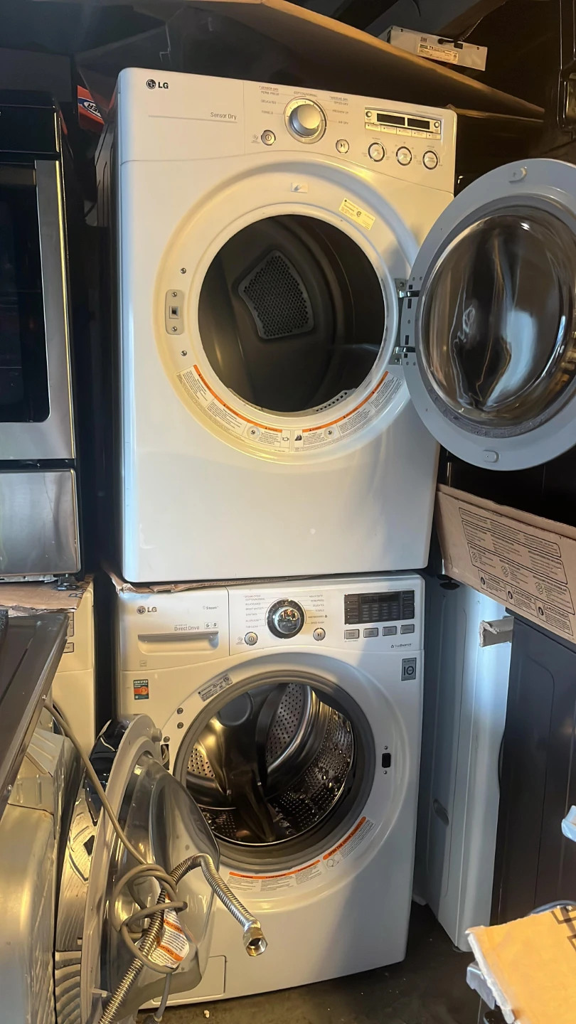 LG Washer and Dryer Set 27 inch electric 220v - photo 3