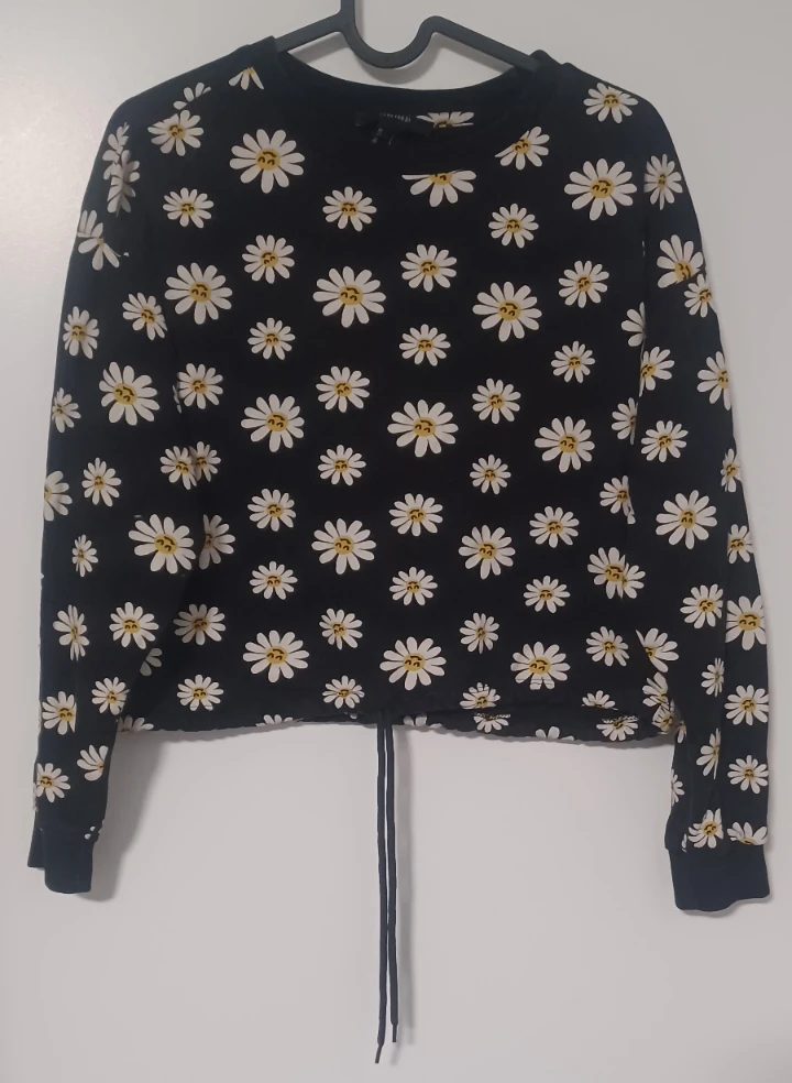 Forever 21 Daisy Print Sweatshirt - Size S