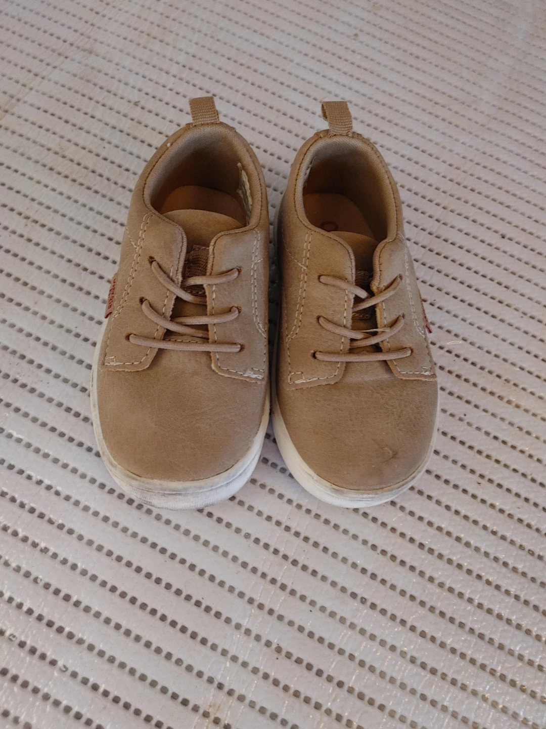 OshKosh B'gosh Tan Suede Lace-Up Shoes - Toddler Size 6M