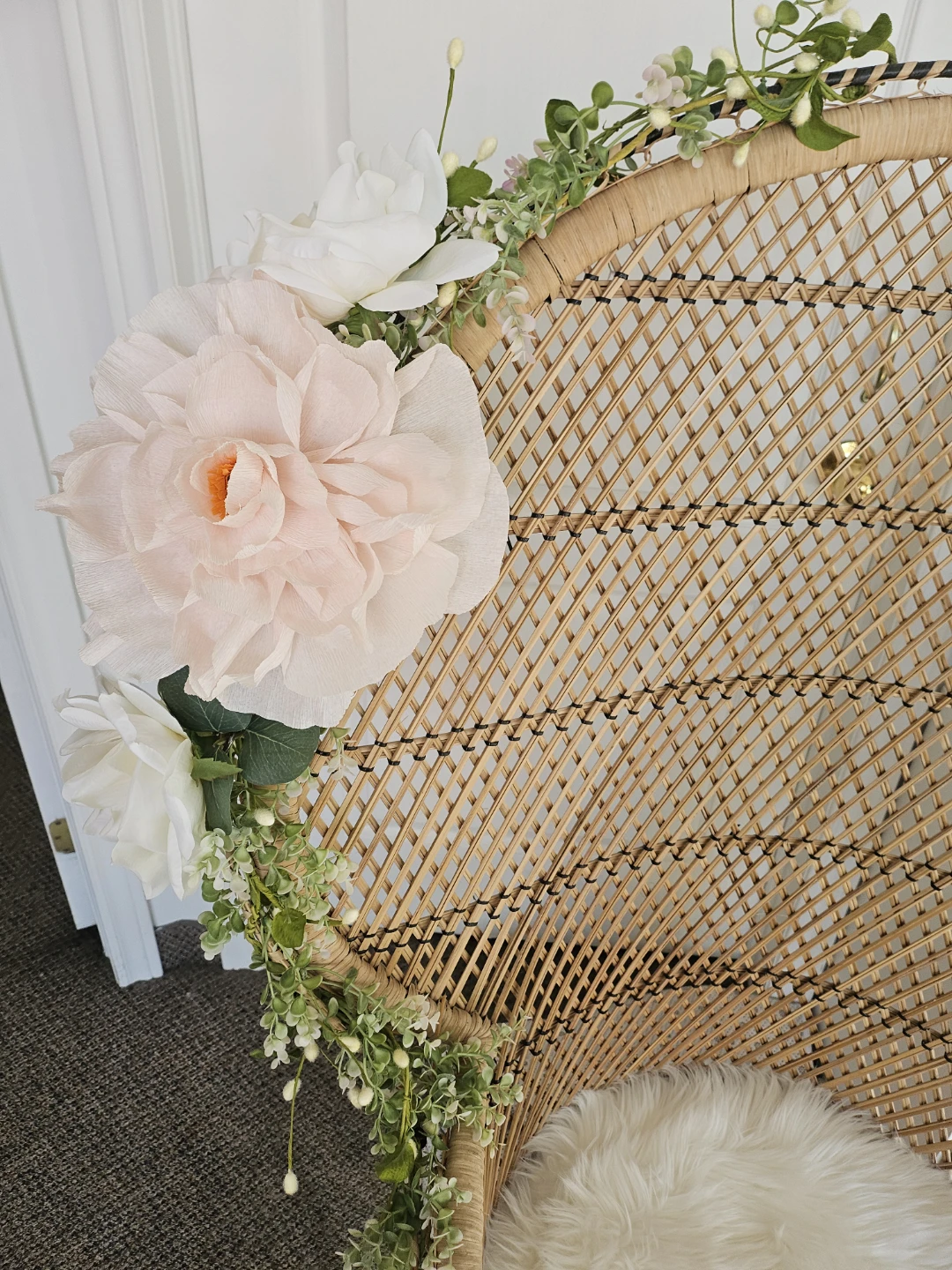 Wicker Peacock Chair with Faux Floral Garland - photo 3