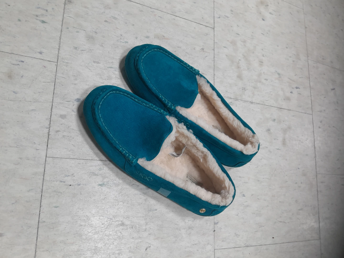 UGG Moccasin Slippers, Size 12 - photo 5
