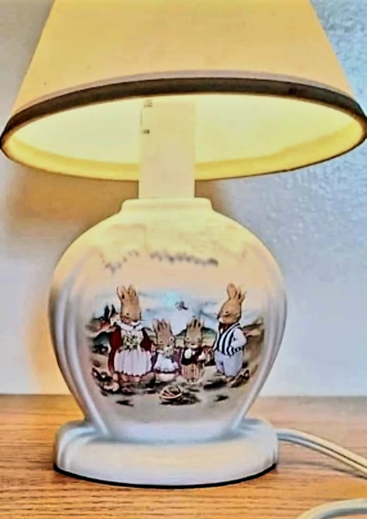 Vtg.Royal Doulton Bunnykins Porcelain Lamp