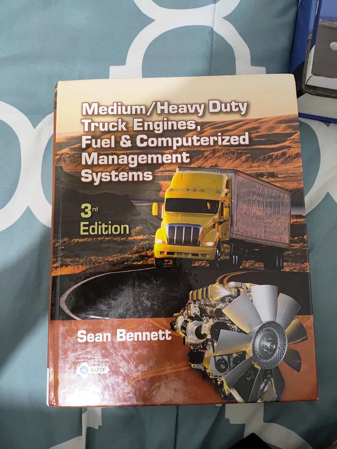 Medium/Heavy Duty Truck Engines Book