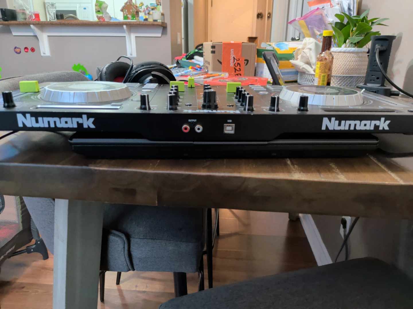Numark Mixtrack Platinum DJ Controller - photo 5