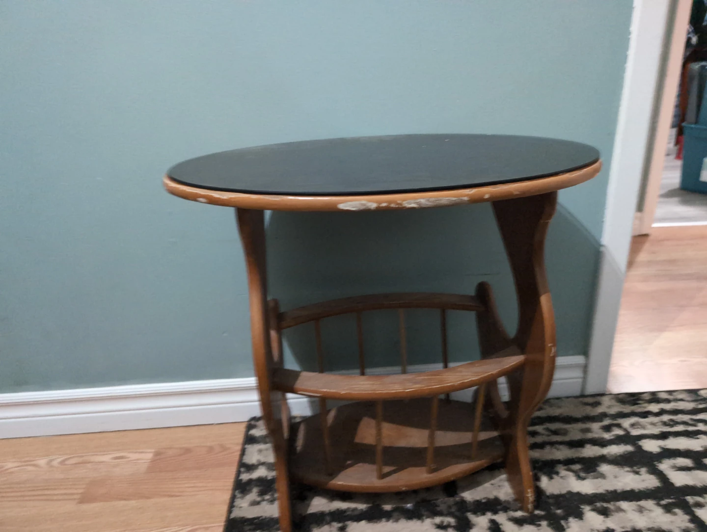 Classic end table - photo 3